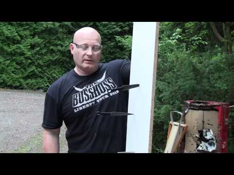 Shooting throwing knives with the slingshot