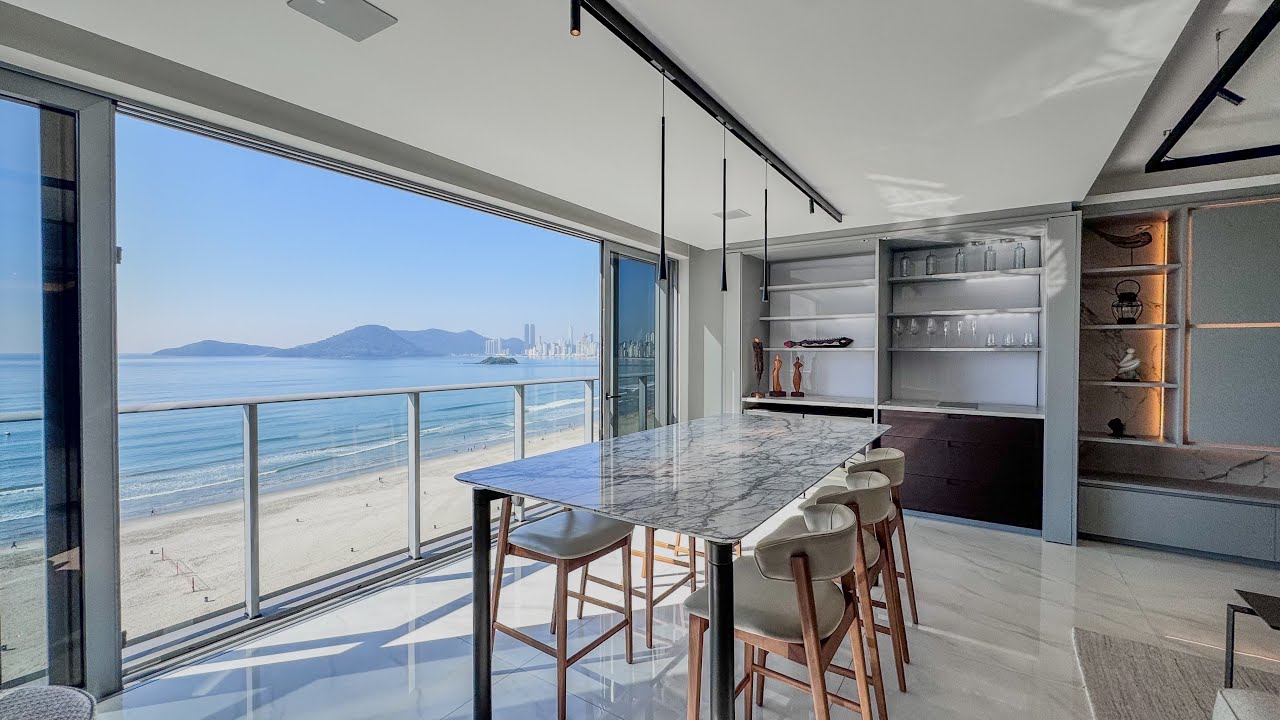 Luxuoso decorado em Balneário Camboriú, no edifício Splendido, da Cechinel. Frente mar decorado.