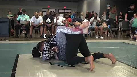 Nogi Kerrie Fahey vs Toni Dickerson @ KY Jiu-Jitsu...