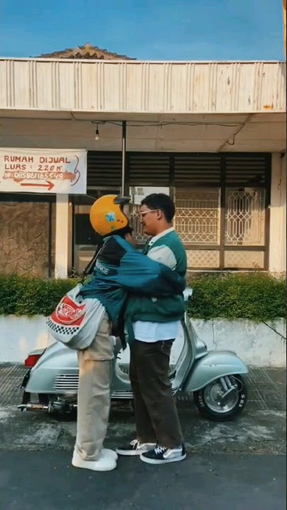 jomblo cuma bisa nyengir 😁 #shorts #vespa #romantic