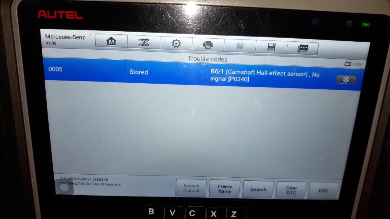 0005 code Mercedes A200 . Camshaft Hall sensor location YouTube