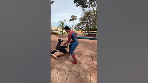 Spiderman 🕺🏻💃🤣