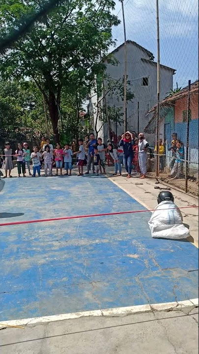 Balap Karung pakai helm Lucu#shorts #lucu