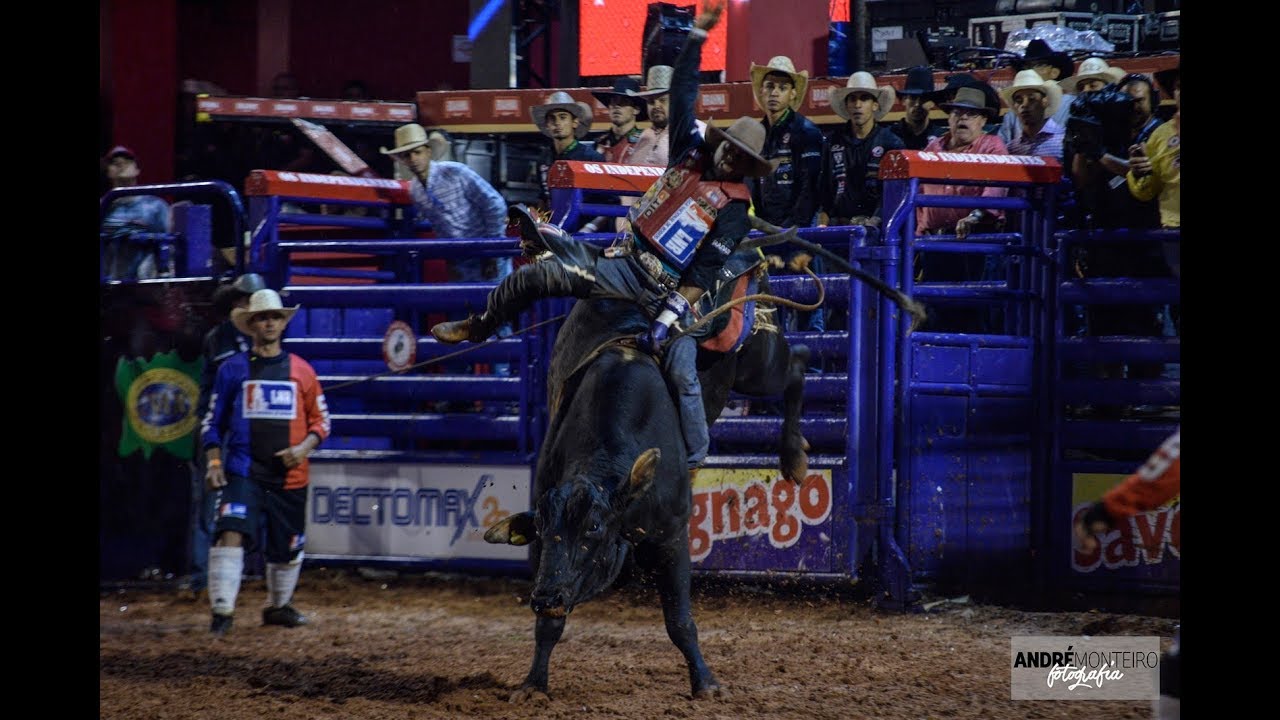 Peão vence por meio ponto o rodeio de Barretos 2018