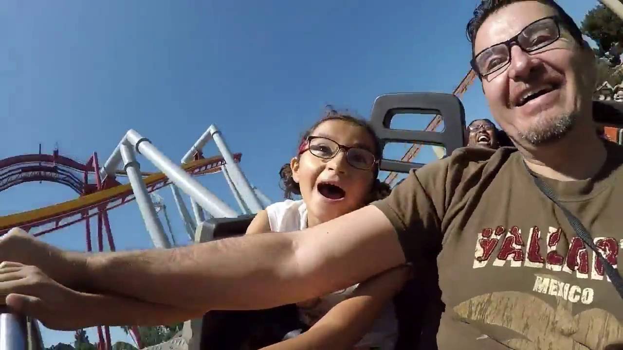 Knott's Berry Farm en Familia - YouTube