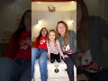  madre e hijas bailan jingle bells  viral