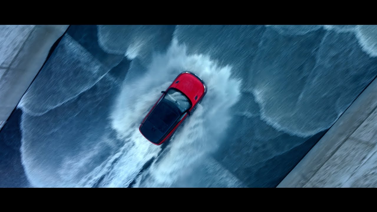 ⁣Range Rover Sport – Tackling the 750 Tonne Wave in the Spillway Challenge
