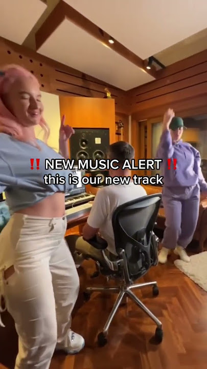 We’re dropping ‘Don’t Leave Me Lonely’ with Elley Duhe on 21/10/22! Presave and preorder now.