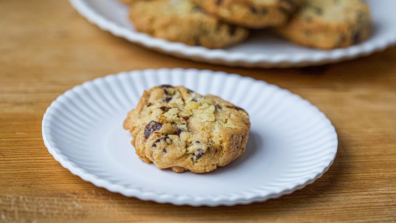 How To Make Chocolate Chunk-Potato Chip Cookies By Grant Melton | Rachael Ray Show