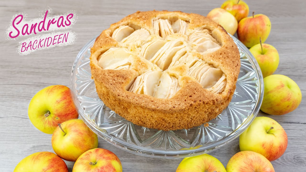Apfelkuchen mit Schmand - einfach und schnell | Rezept für 22 cm Springform | in 10 min Ofen-fertig