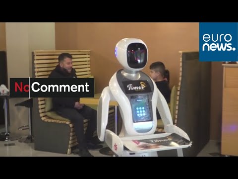 Video till Afghanistan har fått sin första robotservitör