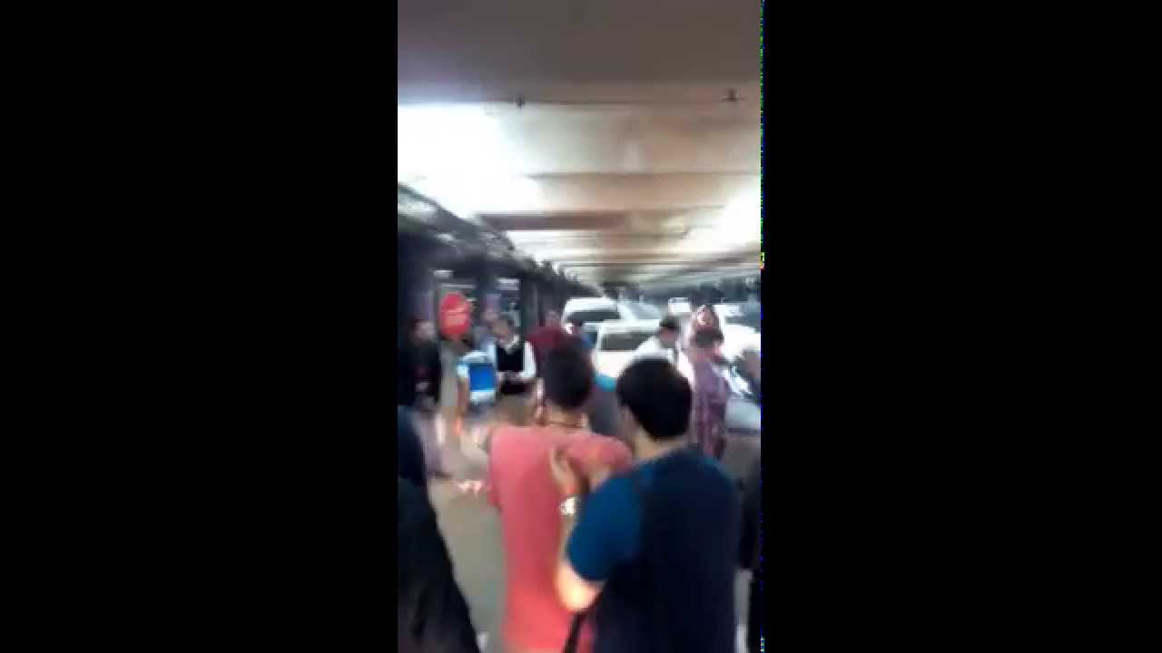 استقبال عريس مصري في مطار الملك خالد الدولي