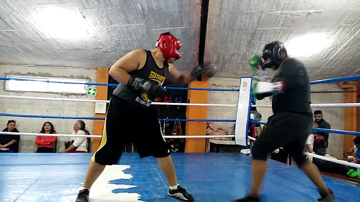 Ricardo Pion en "Dinamitas Box Club" sparring