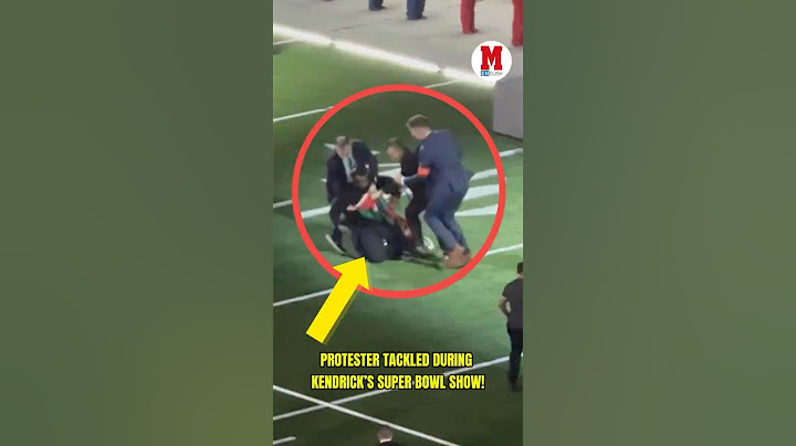 Protester Tackled During Kendrick’s Super Bowl Show! 👀🏈#SuperBowl #Champions #Eagles #NFL #Chiefs