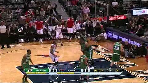 Paul Millsap posterizes Jared Sullinger