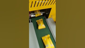 Pillow type food manual feeding flow type bag film wrapping sealing machine