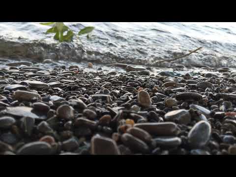 Pebbles Bath - 4K Full HD