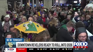 Thousands gather for Moon Pie Over Mobile New Year’s celebration
