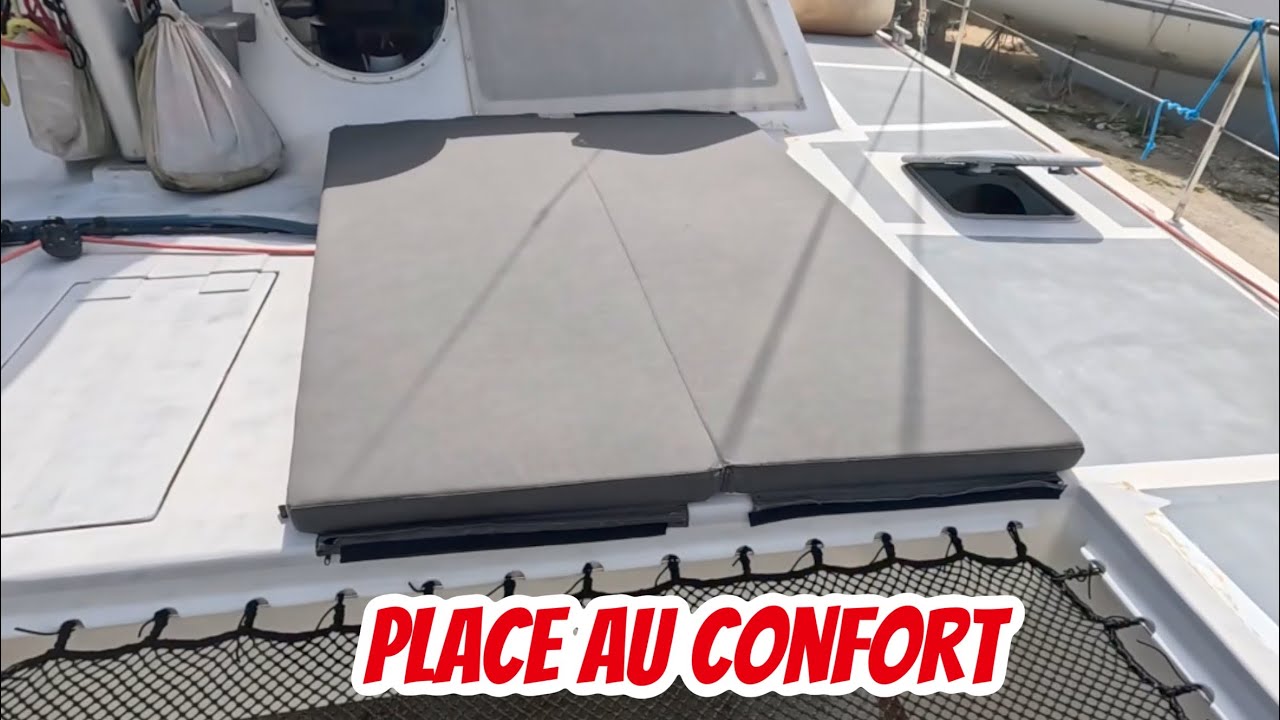 ⁣#256 Hublot collé, et on commence les trous pour nos futurs coussins de pont