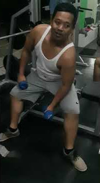 Ajudan pak lurah lagi fitnes