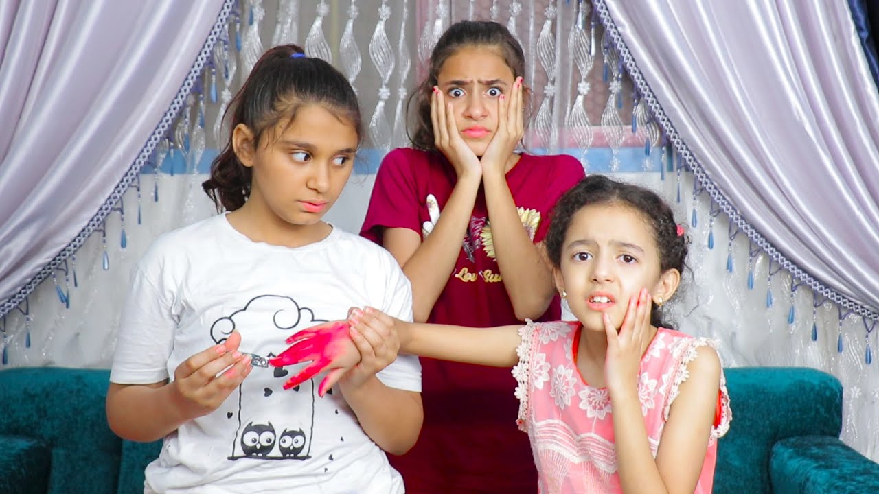 الغيرة خليتها تقلع ضوافر اختها بعد مـوت امها 😱 !!!