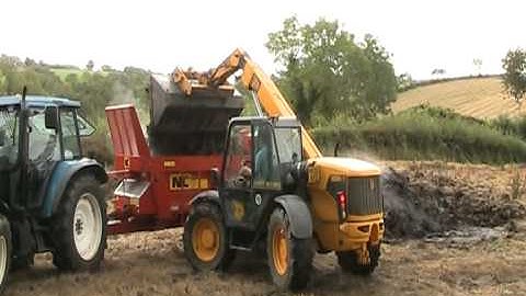 NC 7m3 Manure Spreader with JCB526 loading