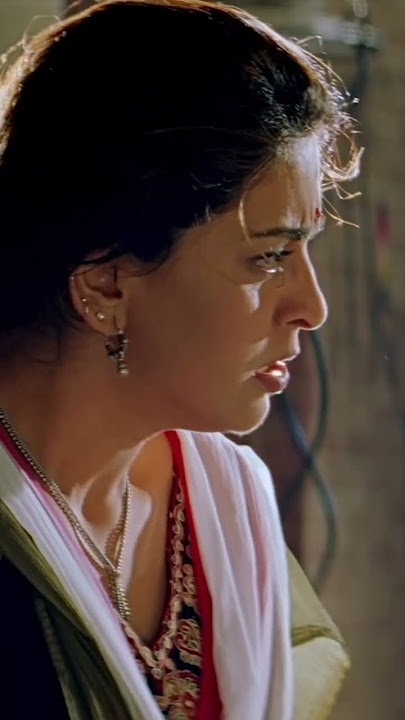 When an introvert's social battery runs out. 🤫 #ShahRukhKhan #JuhiChawla #One2Ka4 #WorldIntrovertDay