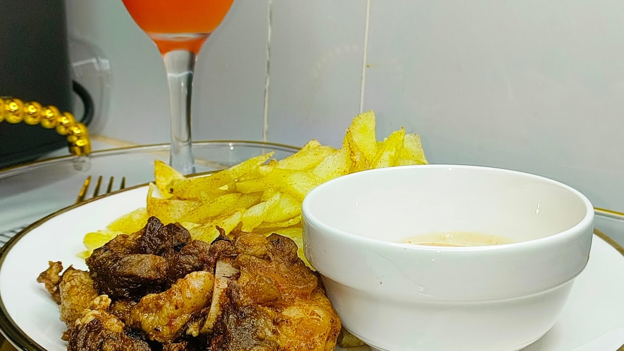 Home made fries, meat and my favorite fries sauce ❤️❤️