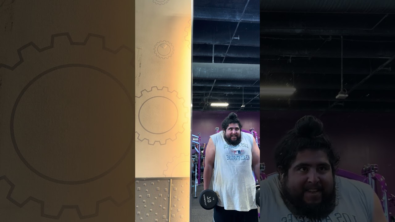 Гантели 70 дюймов 💪🏾 Разминка для трапециевидных мышц. 8 подходов по 20 повторений. Первая тренир...