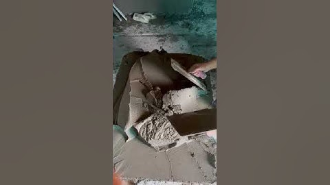 Sand and cement plaster / render with the hawk and trowel 2 apply on walls #oddlysatisfying #cement