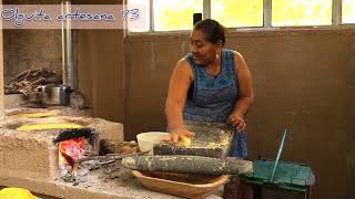 Haciendo Blanditas para la SOPA de TORTILLAS