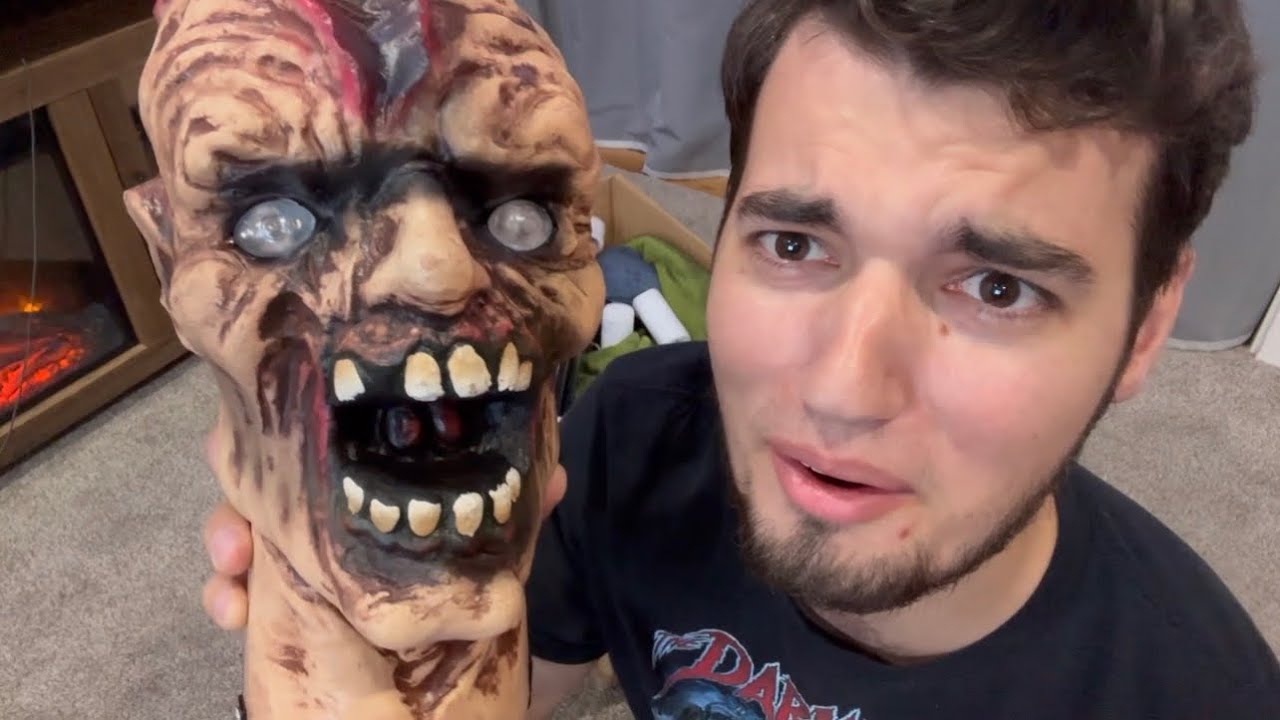 Идиот-зомби пытается меня ограбить