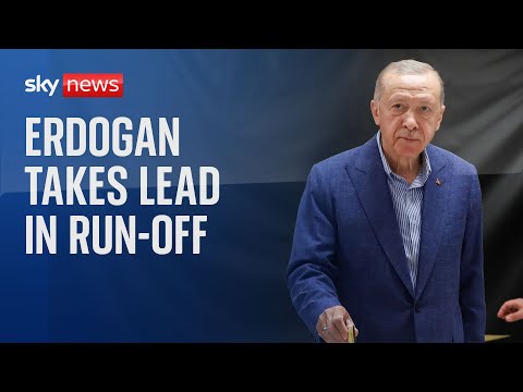 President Erdogan takes initial lead in presidential run-off.