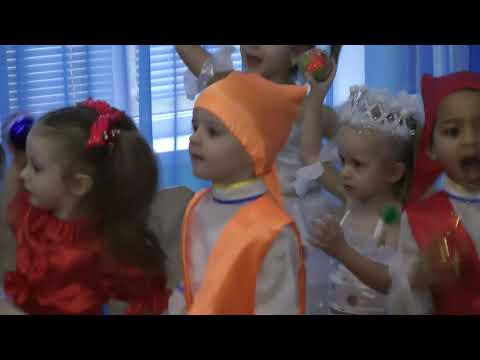 Танець з іграшками на новорічному святі 2020 у молодшій групі Муз кер Тушева І В