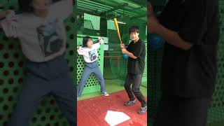 撮影の裏側…バットの使い方よ。#shorts