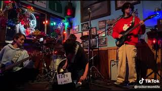 Never Let You Down By Trueblood Resimi