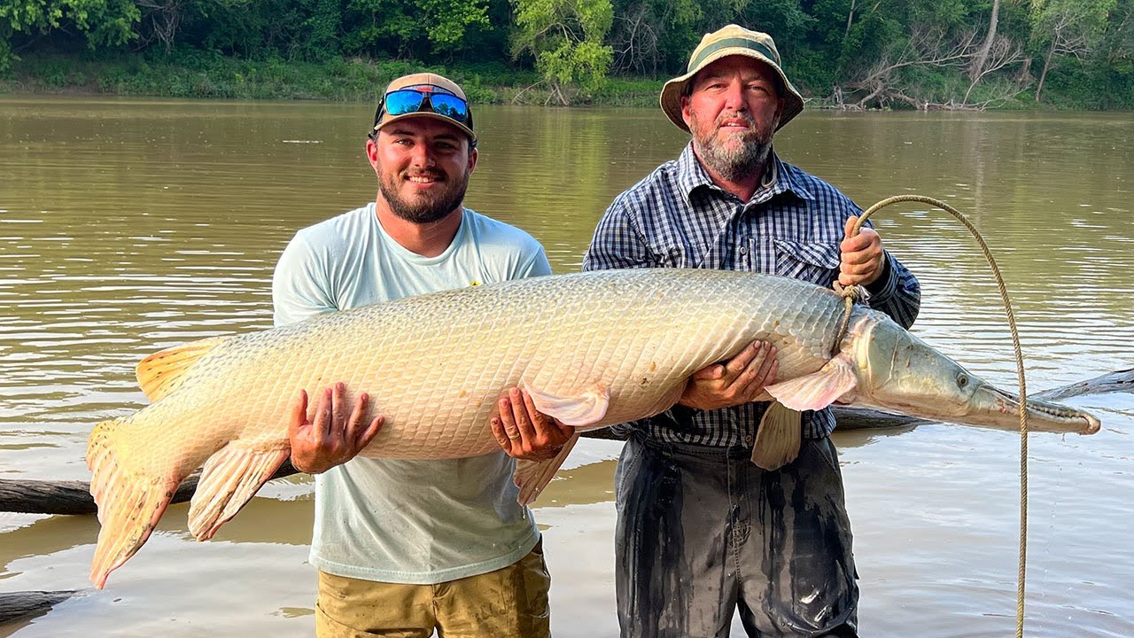 RIVER MONSTER Rod And Reel Fishing For Alligator Gar 