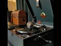 灰田 勝彦 ♪バタビヤの夜は更けて♪ 1943年 78rpm. Victor J 2 ー 7 phonograph.