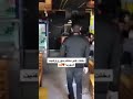 الفنان منير زايد دخل عدة محلات لدول عربية وغنى بلهجتها مستحيل ما يتم الترحيب بهيك زبون الفنان منير زايد دخل عدة محلات لدول عربية وغنى بلهجتها مستحيل ما يتم الترحيب بهيك زبون