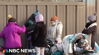 Chicago begins evicting migrants from shelters
