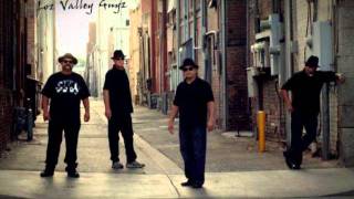 Video thumbnail of "Loz Valley Guyz - Cumbia Del Sol"