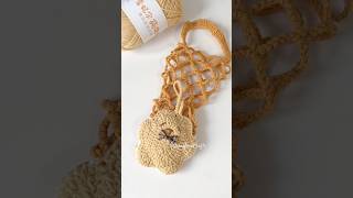 Want to crochet this sweet foldable market bag with a cute bow pouch? Detailed pattern is live! 🤎🧶