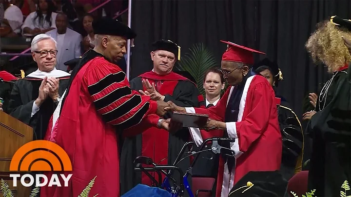 WWII Veteran, 99, Accepts College Diploma 70 Years Later | TODAY - DayDayNews