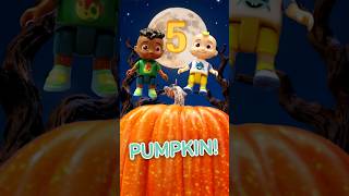 BIG vs Small Pumpkins! 🎃 Halloween Counting Fun with JJ #cocomelon #shorts