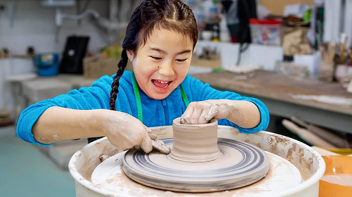 Jannie Pretend Play Making Clay Pottery | Fun Kids...