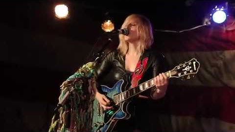 WATCH War Twins get KILLER live sound with Cloudlifters