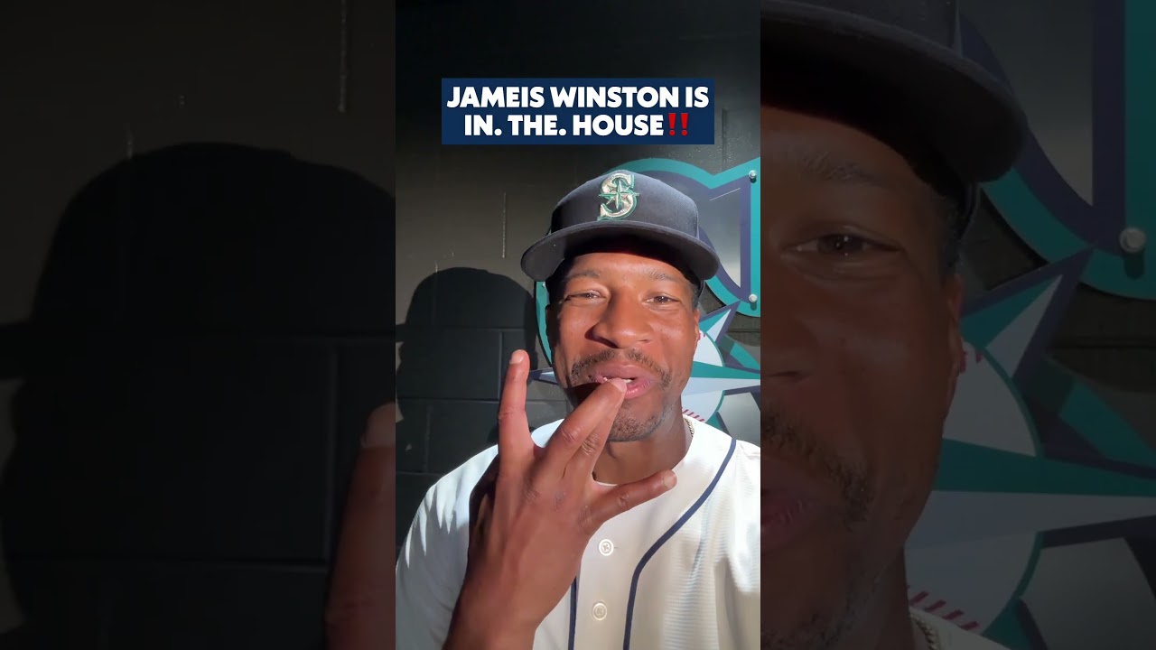 Jameis Winston had to stop by while he’s in town for tomorrow’s big match@foxsports @Foxsoccer