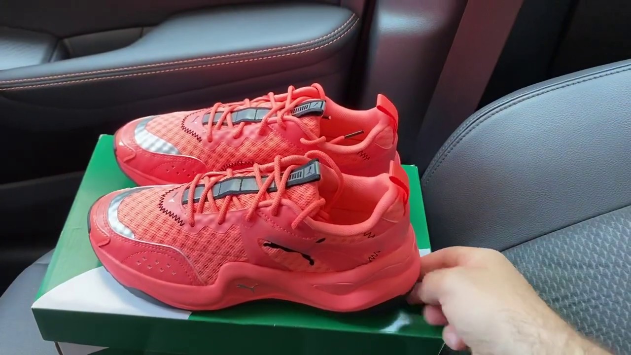 neon pink puma shoes