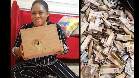 Yoruba Actress Regina Chukwu Shows Off The Hug Money She Saved In Her Kolo After One Year.