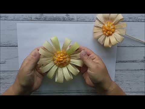 Kwiaty Z Lisci Kukurydzy Flowers From Corn Leaves Bluten Aus Maisblattern Youtube